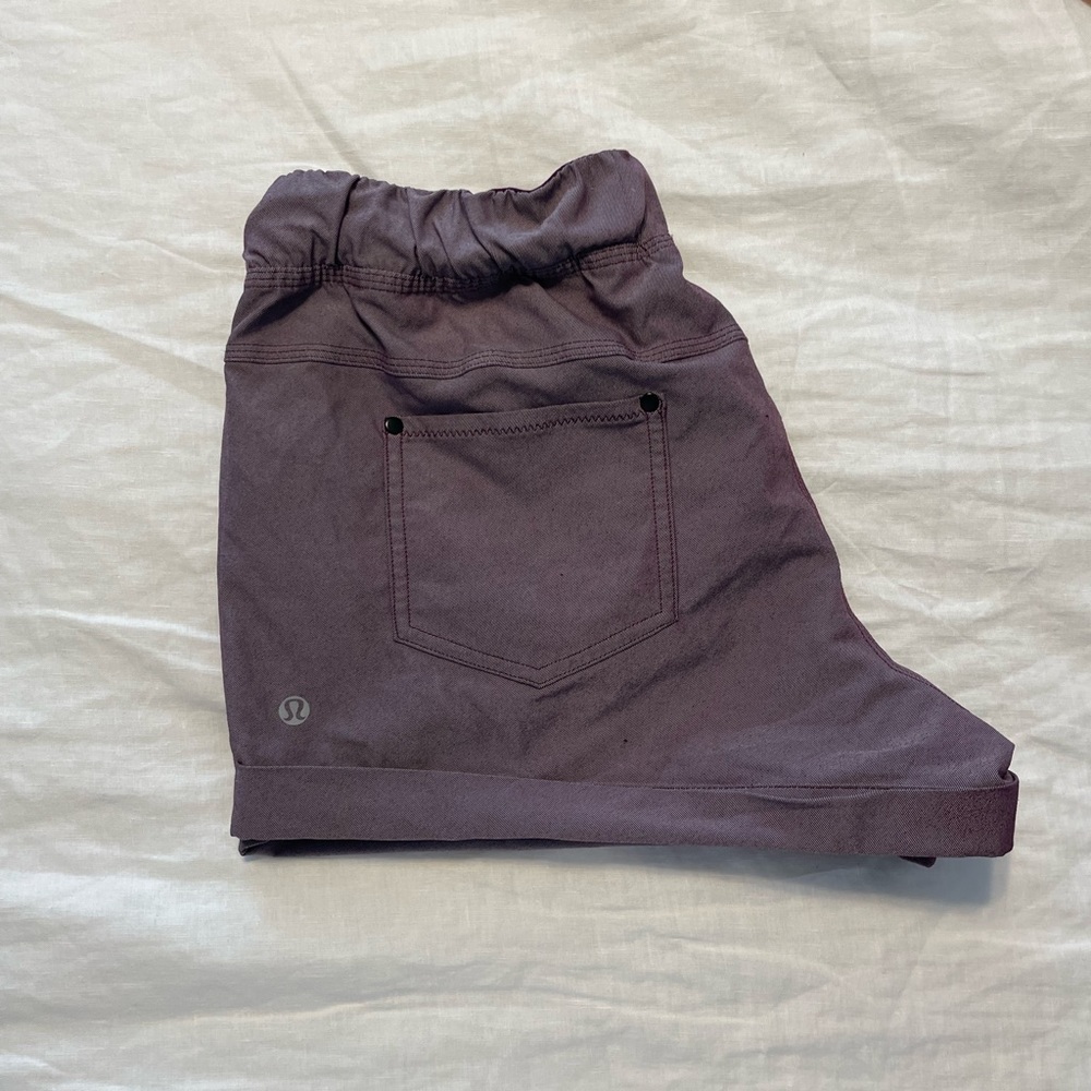 Lululemon Play All Day Short- SZ 10 burgandy